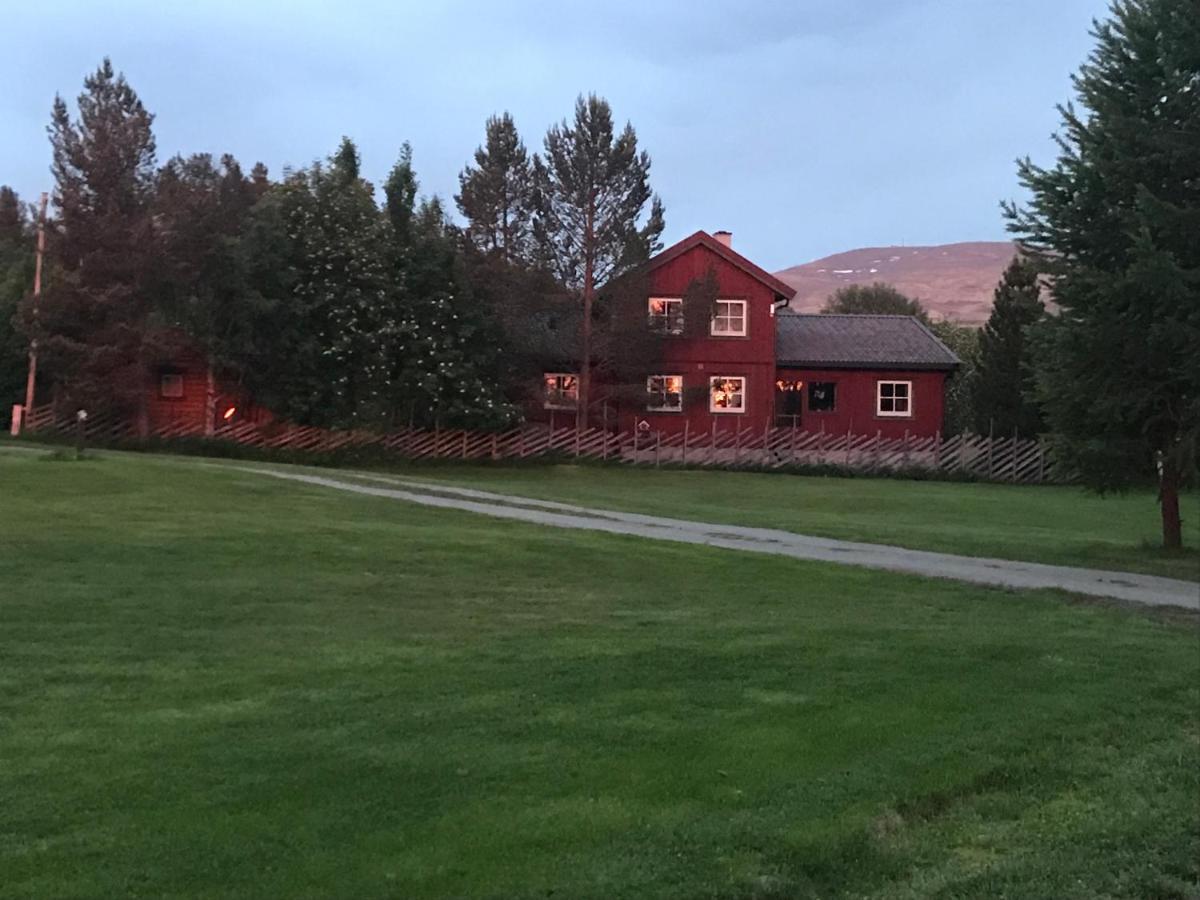 Roste Hyttetun Og Camping Os (Hedmark) エクステリア 写真